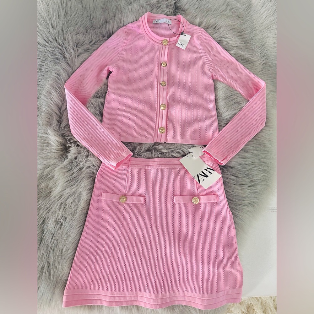 ZARA PINK KNIT CARDIGAN WITH GOLD BUTTONS AND MATCHING SKIRT SET SIZE S